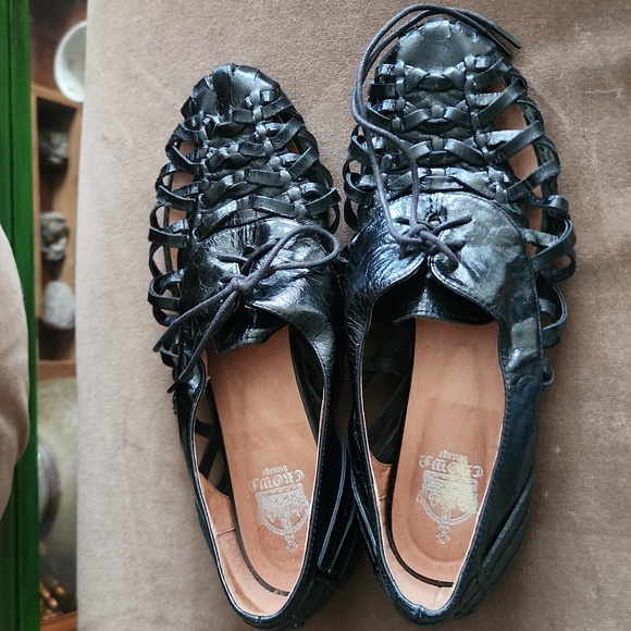 Black Leather Vintage Style Flats - Picture 2 of 5
